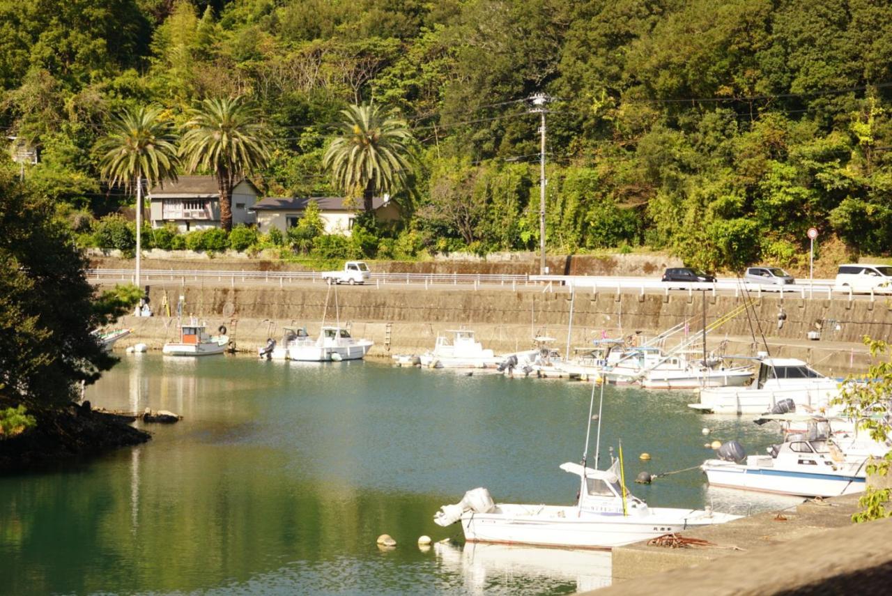 玛娜村旅馆 Tosashimizu
